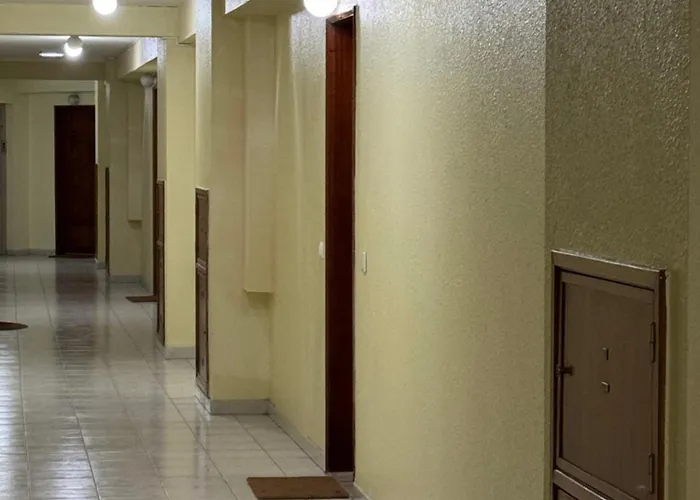 Plume Tree House Apartment *