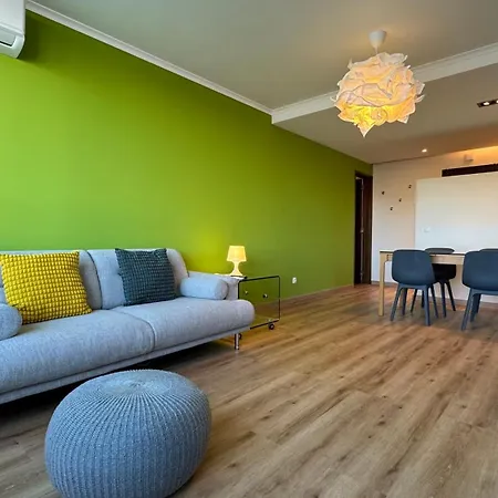 Apartament Plume Tree House *